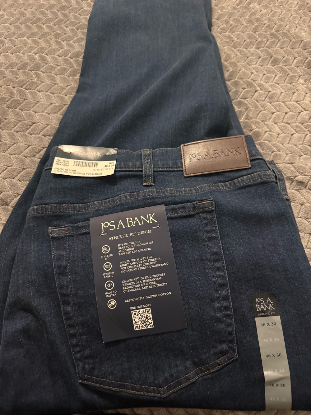 Jos. A. Bank Men's Dark Blue Relaxed Athletic Jeans